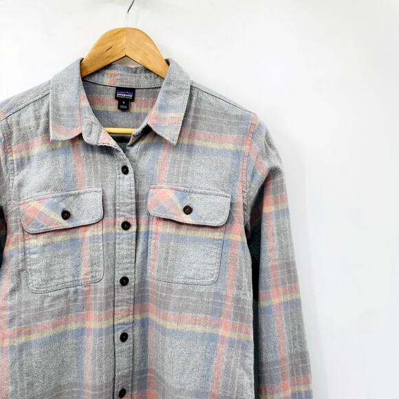 Patagonia Gray plaid flannel button down - Picture 1 of 5